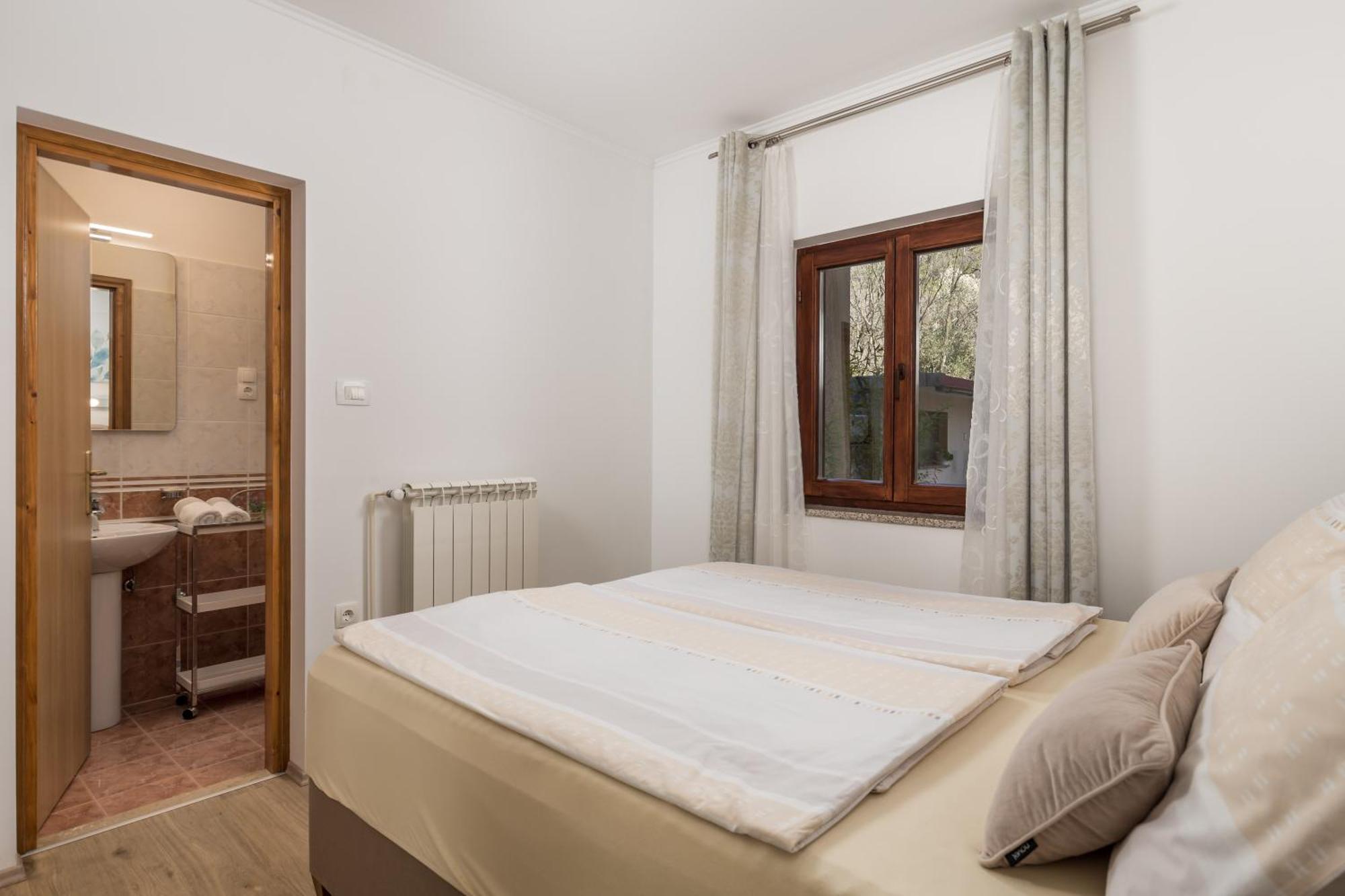 Guest House Deskovic Mošćenička Draga Rum bild
