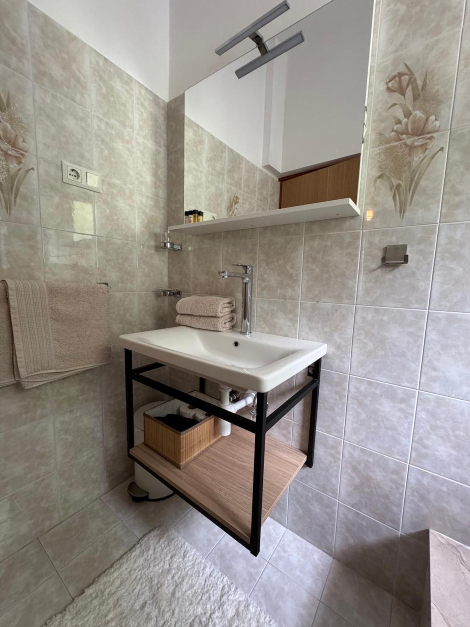 Guest House Deskovic Mošćenička Draga Exteriör bild